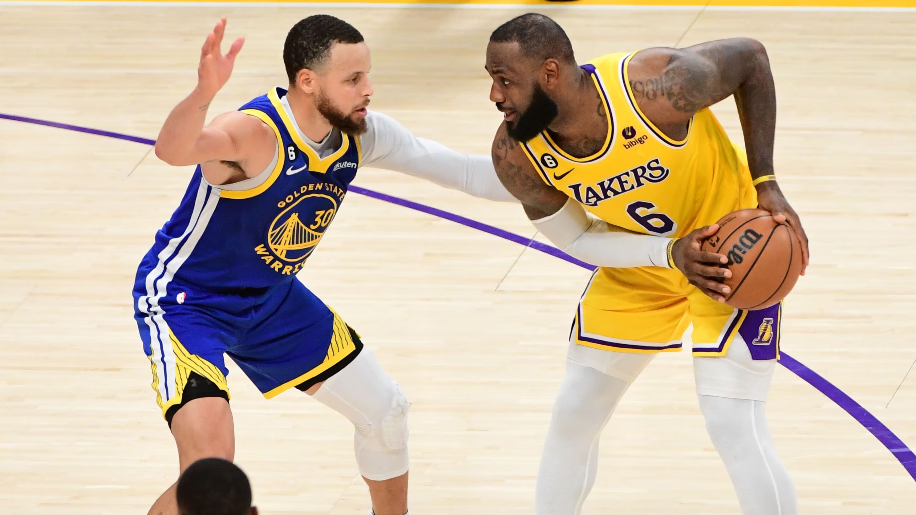 包含三分泛滥！湖人胜热火夺得总决赛首胜的词条