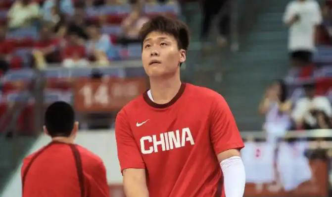 河南男篮新秀闪耀,带领球队取得胜利的简单介绍 河南男篮新秀闪耀,带领球队取得胜利的简单介绍