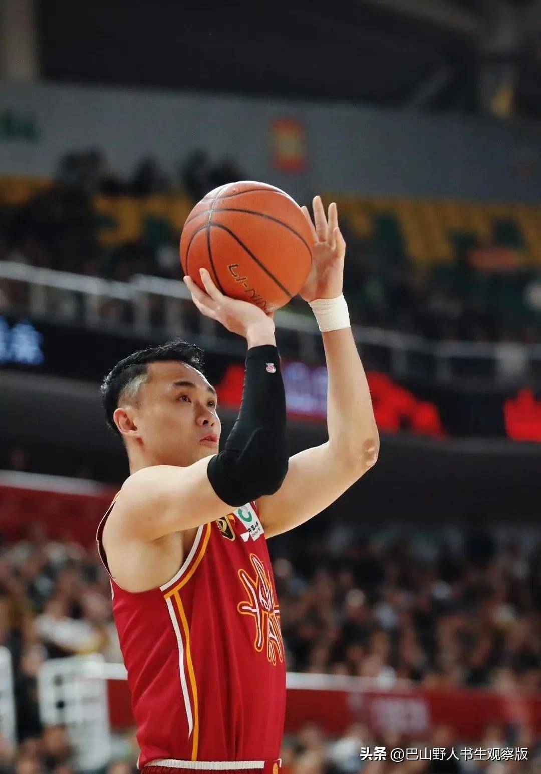 爱游戏官方入口-山东男篮大获全胜，势如破竹连赢难挡