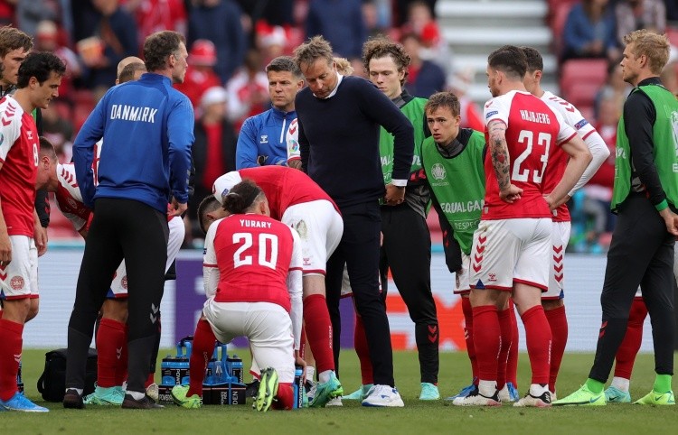 爱游戏APP-包含英格兰羽毛球队翻盘丹麦羽毛球队，谌龙三分雨点燃全场的词条