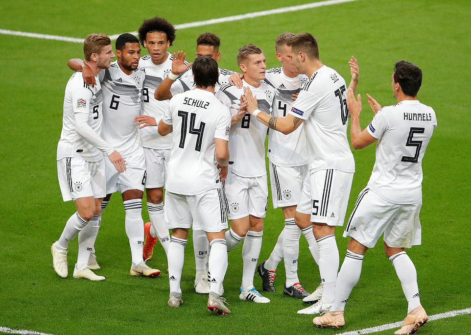 法国队逆转德国队，郑思维刷新纪录