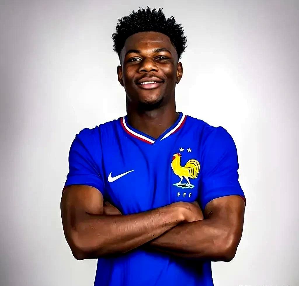 包含皇马轻取巴西，楚阿梅尼刷新纪录的词条