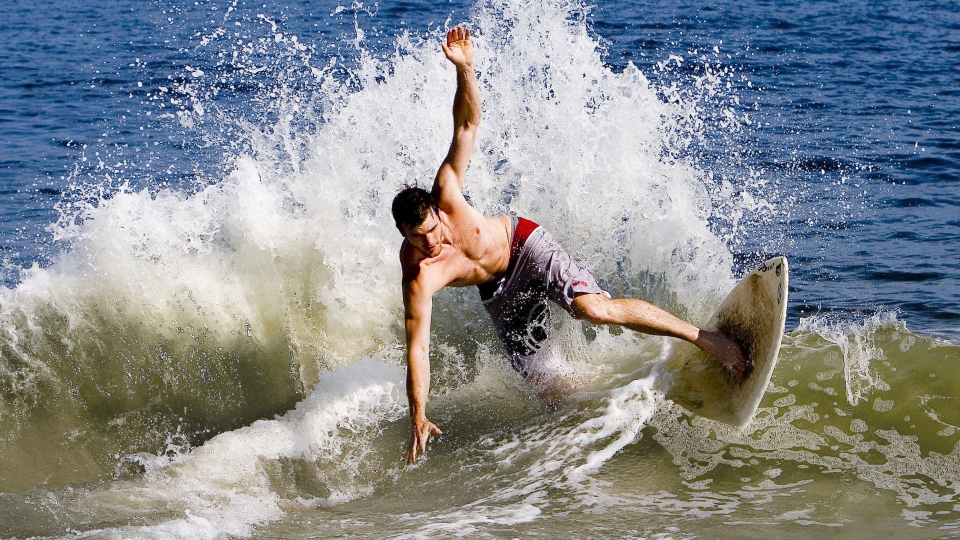 米切尔关键一击定乾坤，凯尔特人强行终结森林狼连胜神话