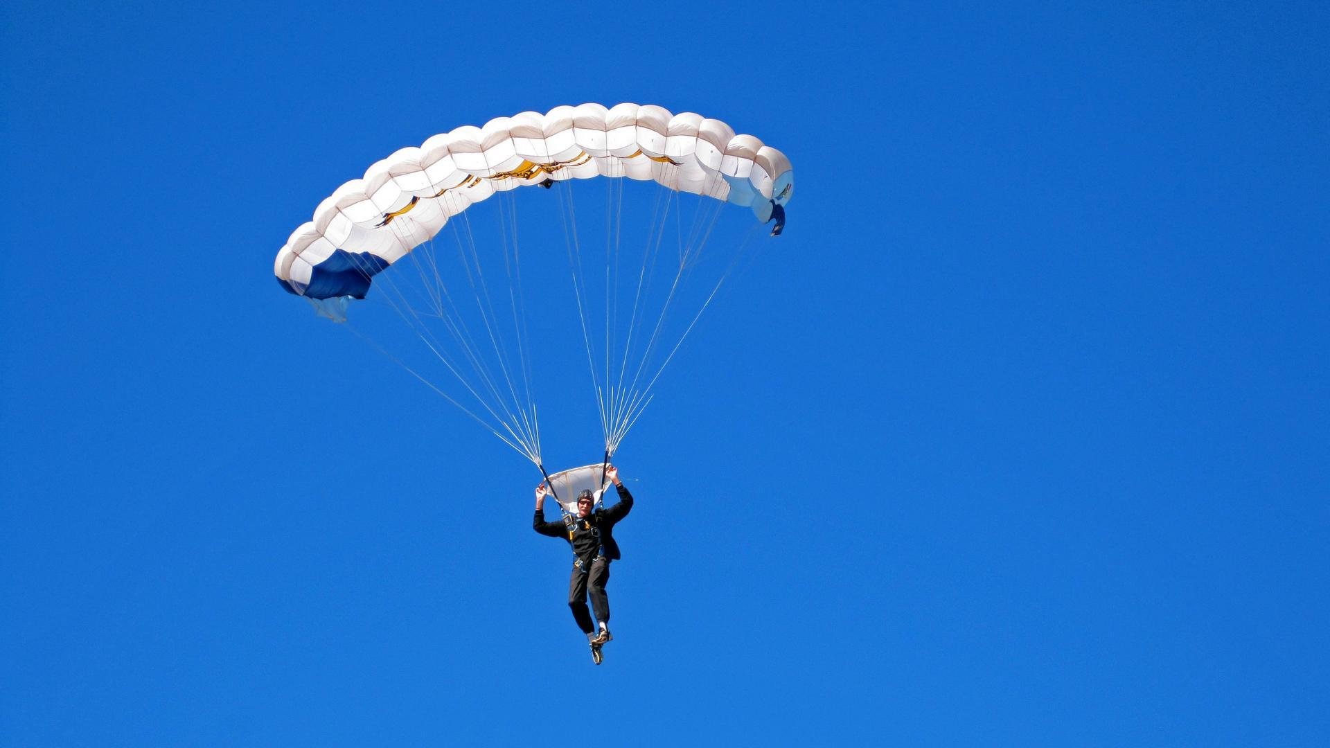 F1街道赛之夜,基米希,大场面先生的轰鸣传奇