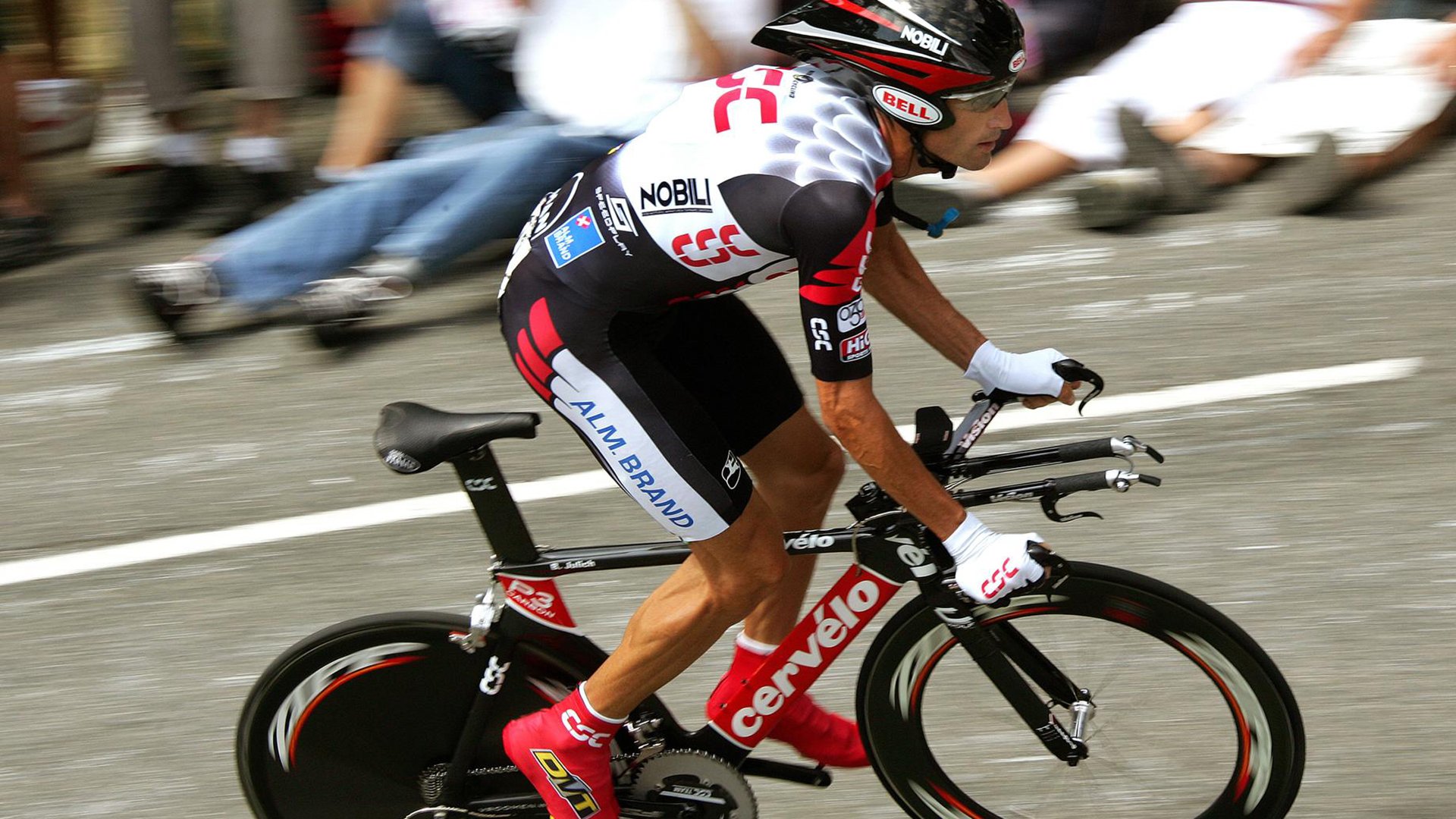 爱游戏官方入口-教科书般的克莱，独行侠如何掀翻上海队